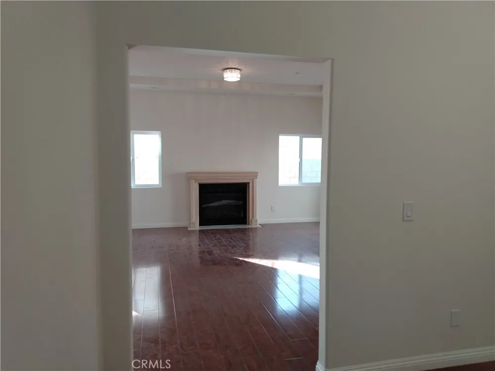 17548 Court Street Fontana, CA 92336