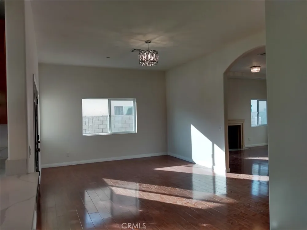 17548 Court Street Fontana, CA 92336