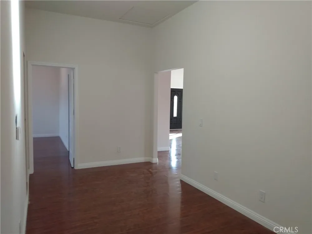 17548 Court Street Fontana, CA 92336