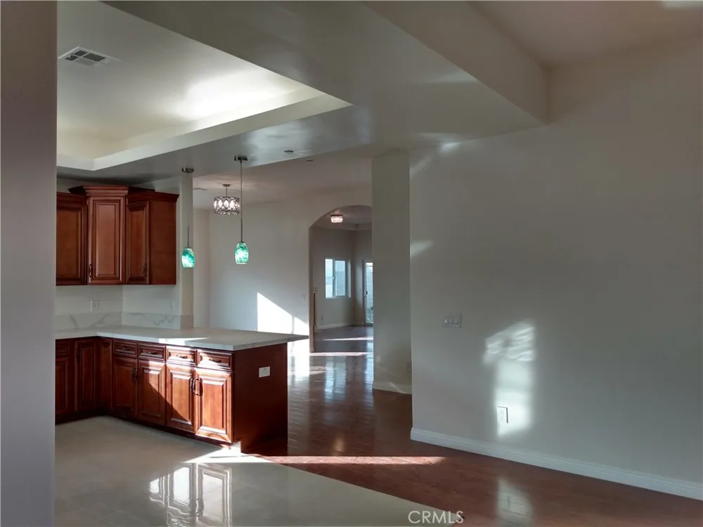 17548 Court Street Fontana, CA 92336