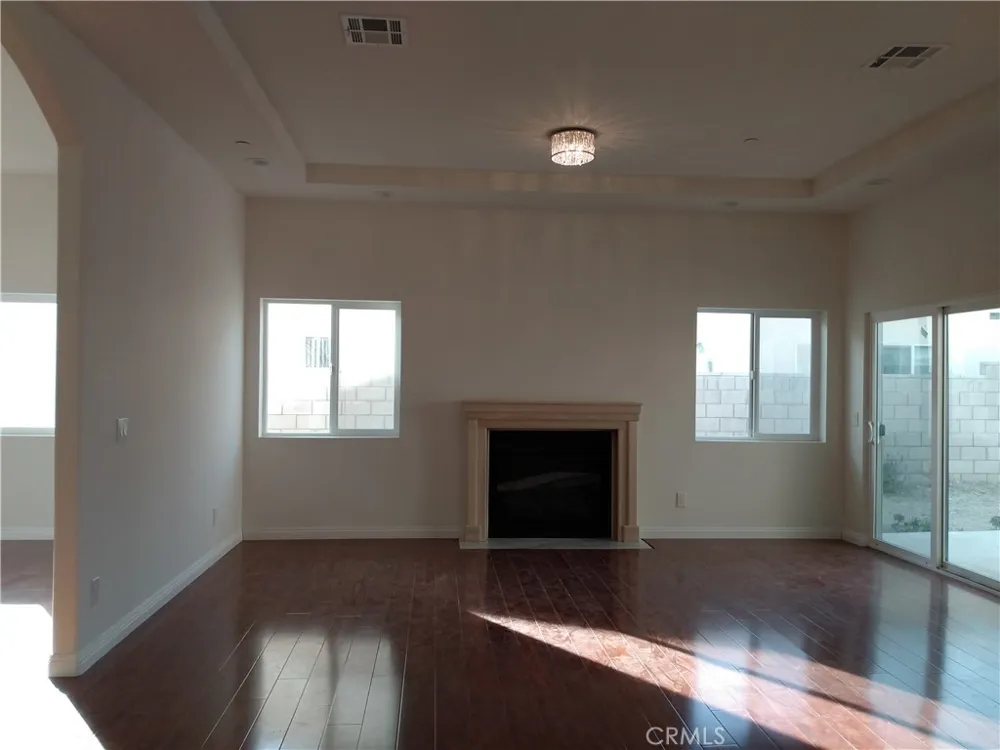17548 Court Street Fontana, CA 92336