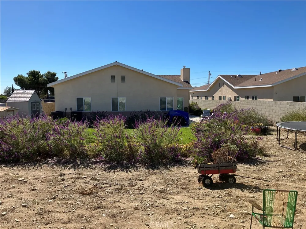 17548 Court Street Fontana, CA 92336