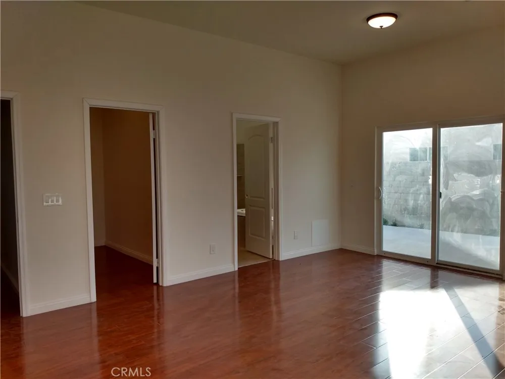 17548 Court Street Fontana, CA 92336