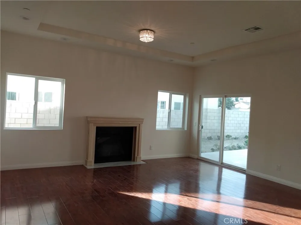 17548 Court Street Fontana, CA 92336