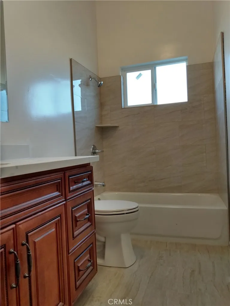 17548 Court Street Fontana, CA 92336