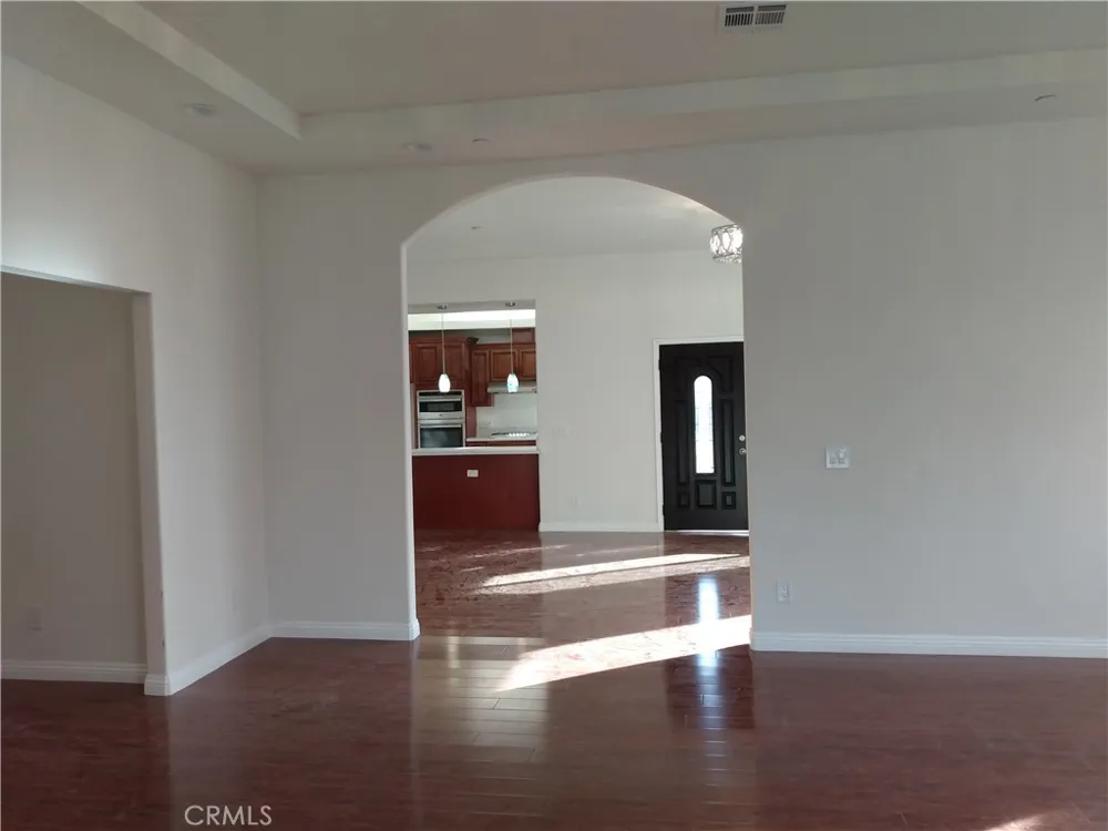 17548 Court Street Fontana, CA 92336