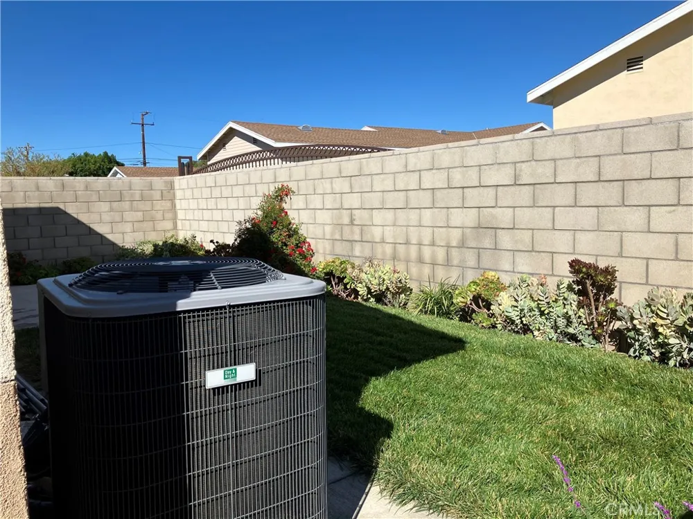 17548 Court Street Fontana, CA 92336