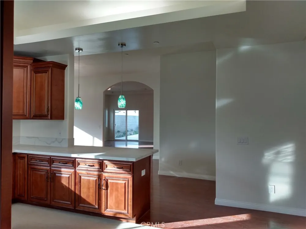 17548 Court Street Fontana, CA 92336