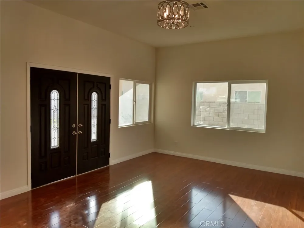 17548 Court Street Fontana, CA 92336