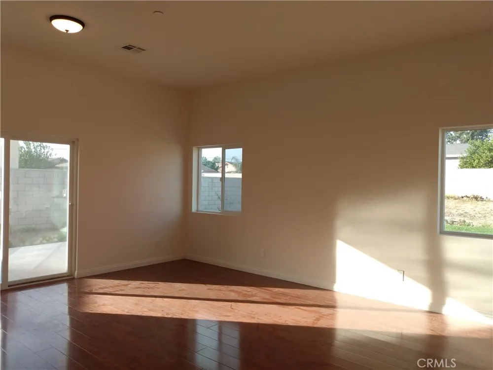 17548 Court Street Fontana, CA 92336