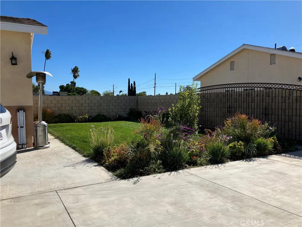 17548 Court Street Fontana, CA 92336