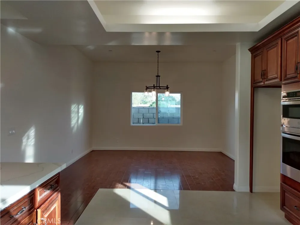 17548 Court Street Fontana, CA 92336