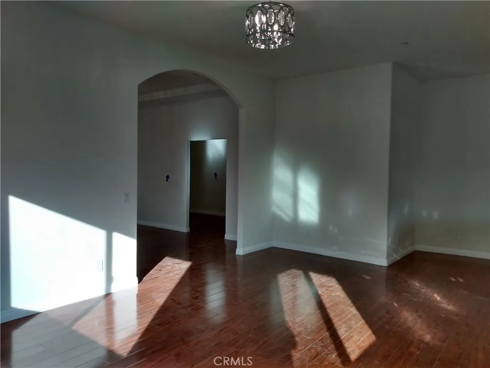 17548 Court Street Fontana, CA 92336