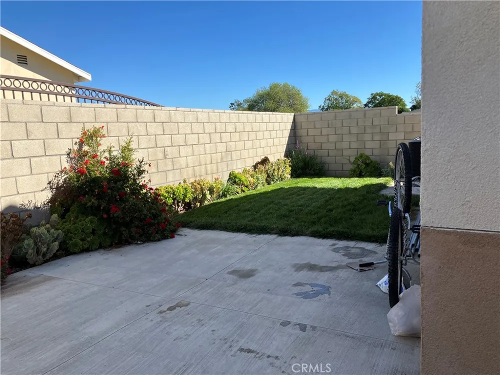 17548 Court Street Fontana, CA 92336