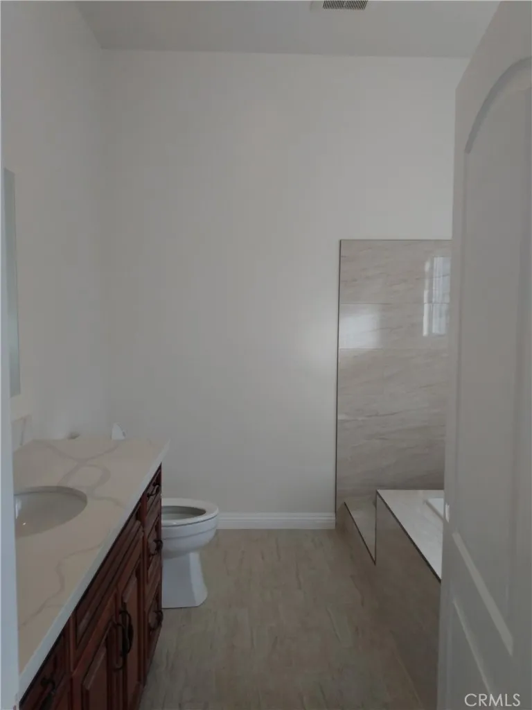17548 Court Street Fontana, CA 92336
