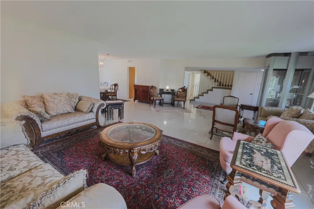 720 Pepper Tree Long Beach, CA 90815