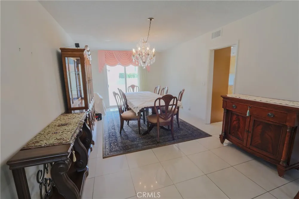 720 Pepper Tree Long Beach, CA 90815