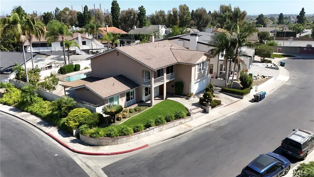 720 Pepper Tree Long Beach, CA 90815