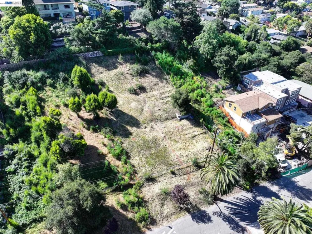 3150 Courtland Oakland, CA 94619