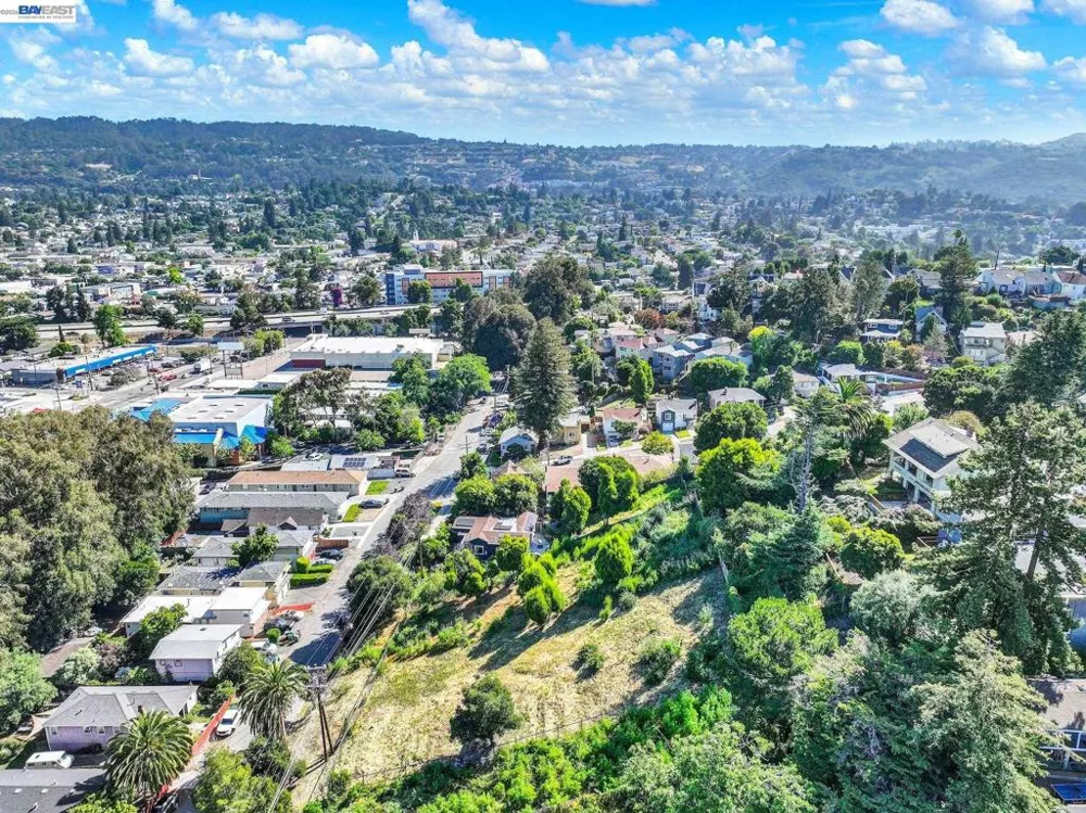 3150 Courtland Oakland, CA 94619