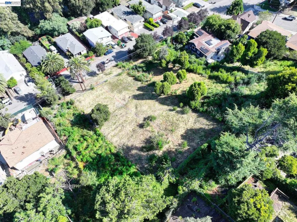 3150 Courtland Oakland, CA 94619