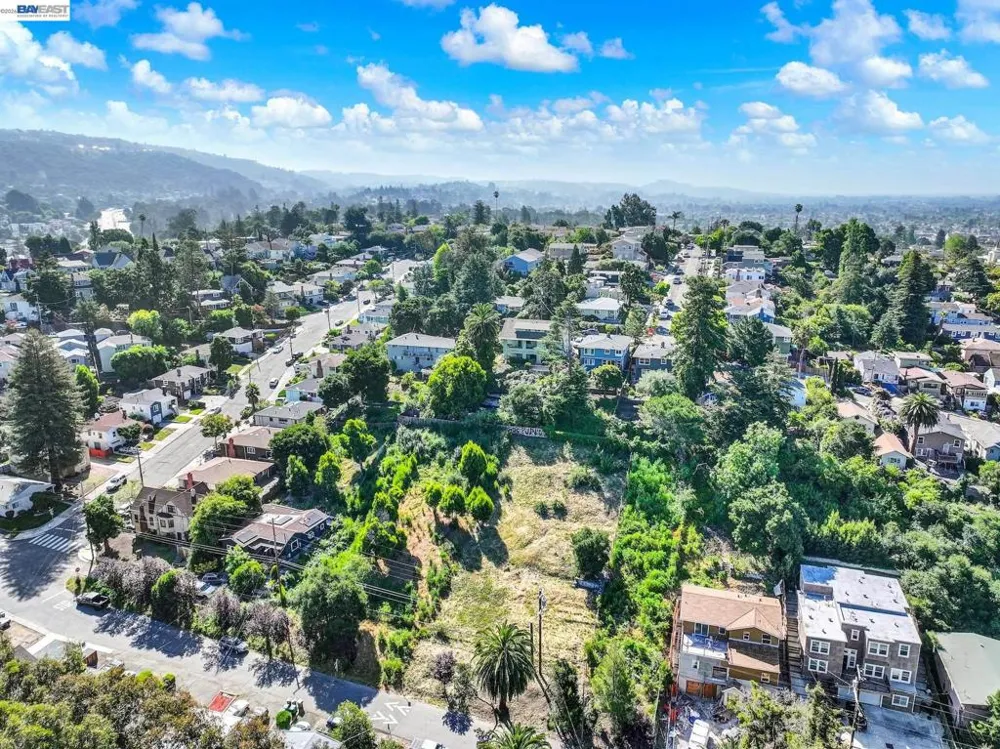 3150 Courtland Oakland, CA 94619