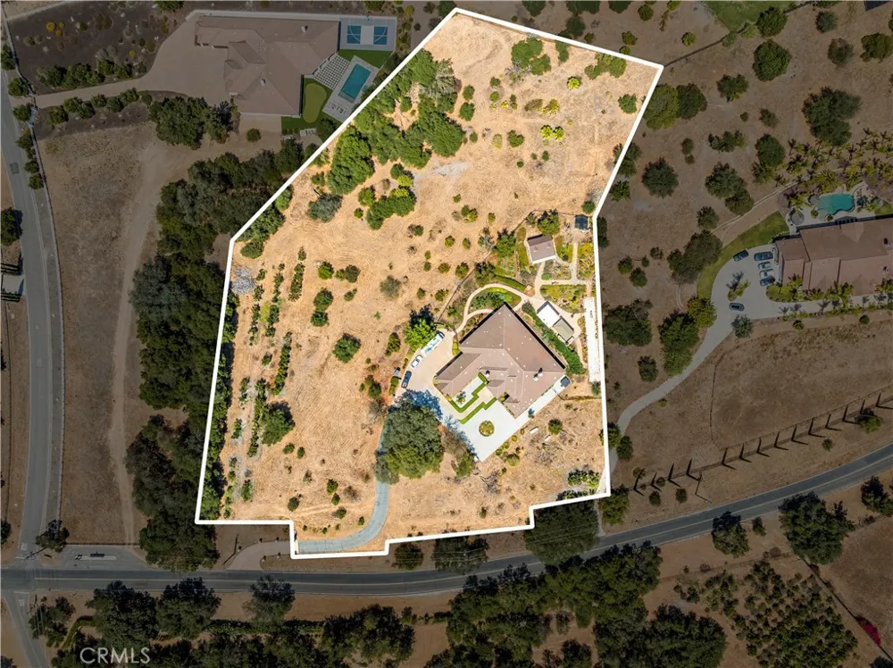 28270 Via Santa Rosa Temecula, CA 92590