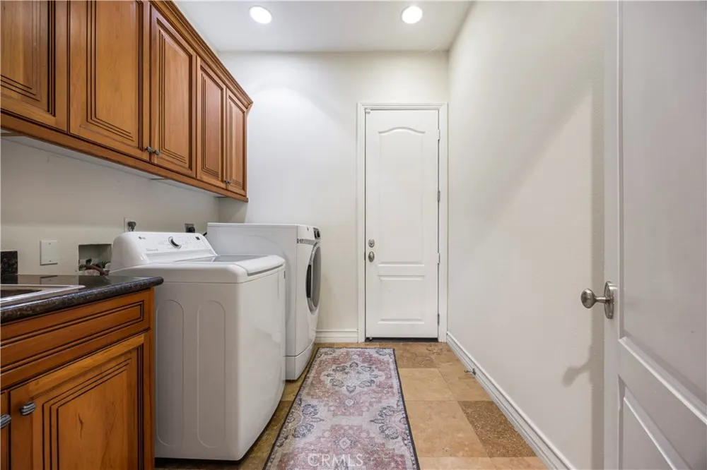 28270 Via Santa Rosa Temecula, CA 92590