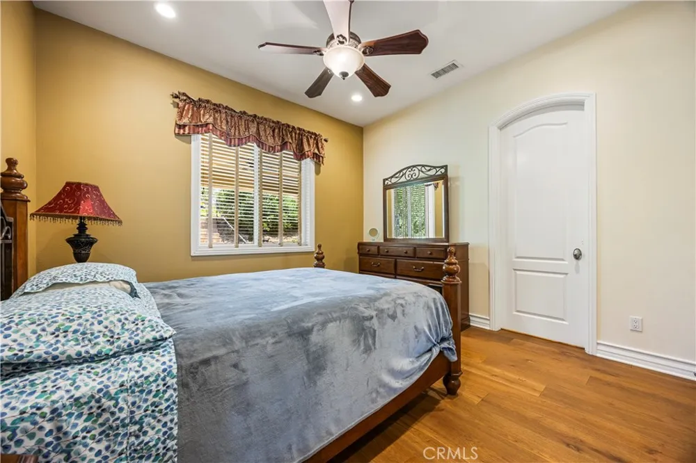 28270 Via Santa Rosa Temecula, CA 92590