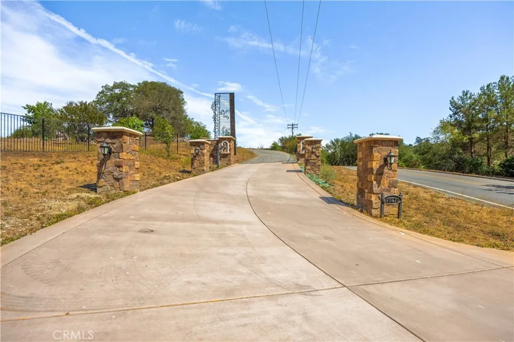28270 Via Santa Rosa Temecula, CA 92590