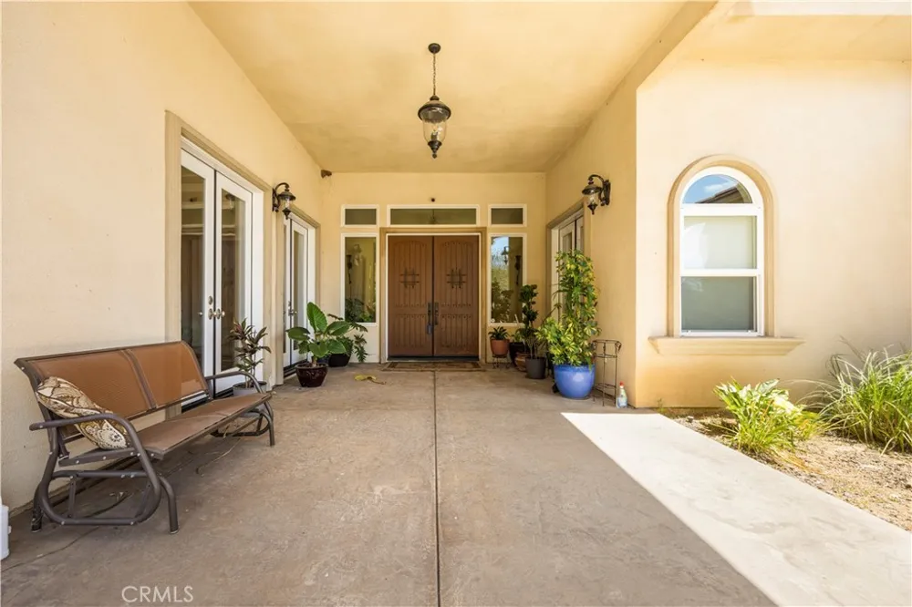 28270 Via Santa Rosa Temecula, CA 92590