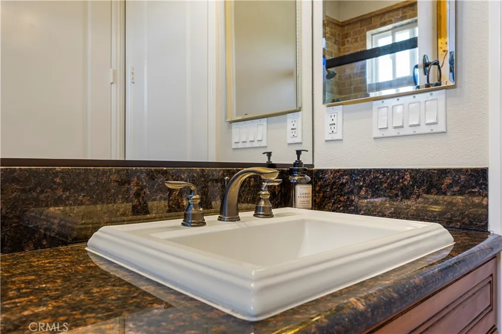28270 Via Santa Rosa Temecula, CA 92590