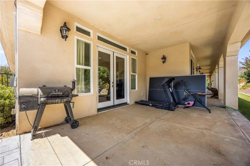 28270 Via Santa Rosa Temecula, CA 92590