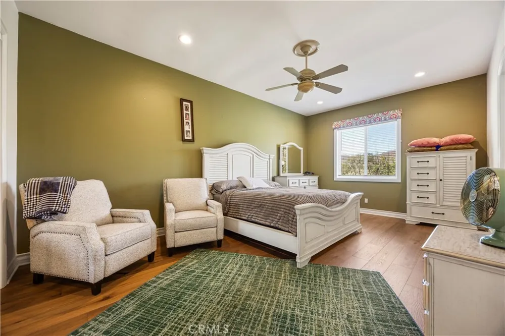 28270 Via Santa Rosa Temecula, CA 92590