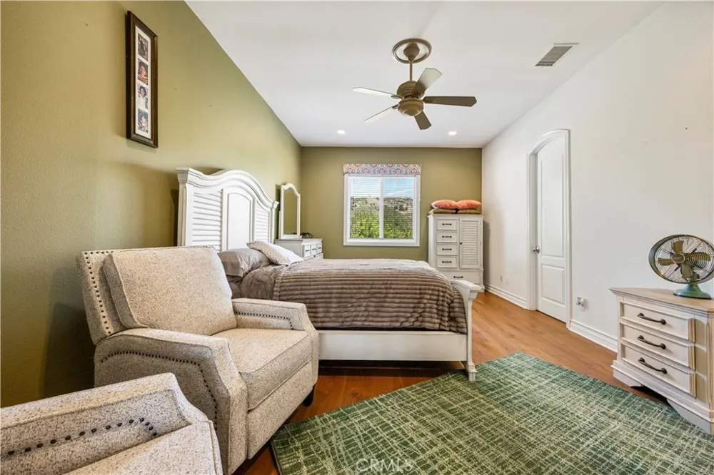 28270 Via Santa Rosa Temecula, CA 92590