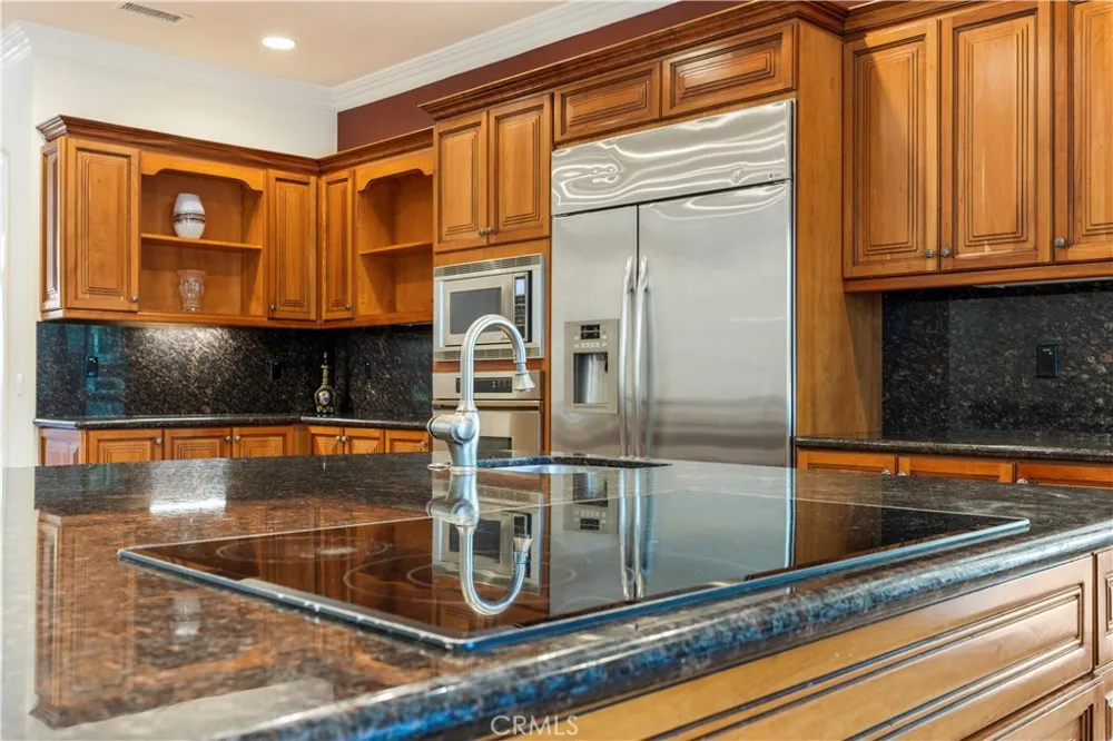 28270 Via Santa Rosa Temecula, CA 92590