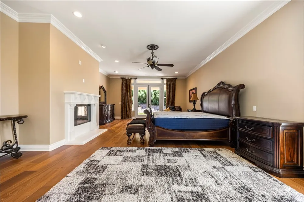 28270 Via Santa Rosa Temecula, CA 92590