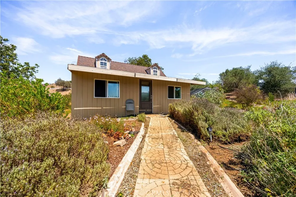 28270 Via Santa Rosa Temecula, CA 92590