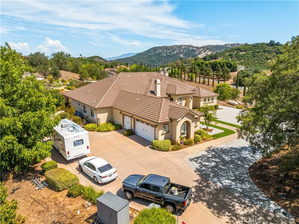 28270 Via Santa Rosa Temecula, CA 92590