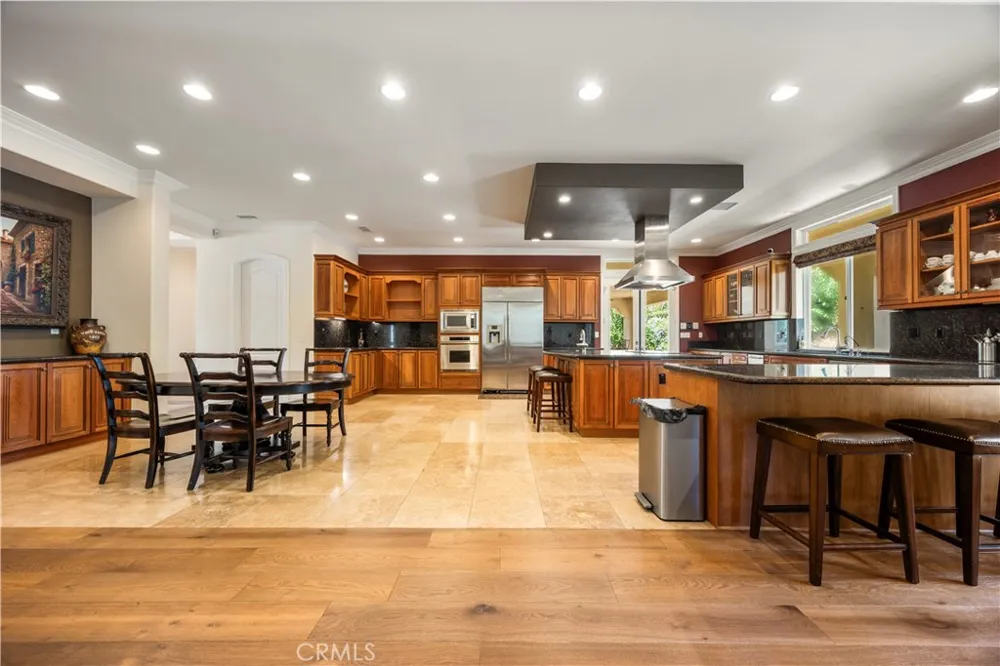 28270 Via Santa Rosa Temecula, CA 92590