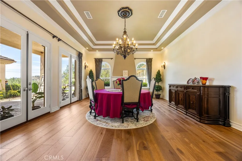28270 Via Santa Rosa Temecula, CA 92590
