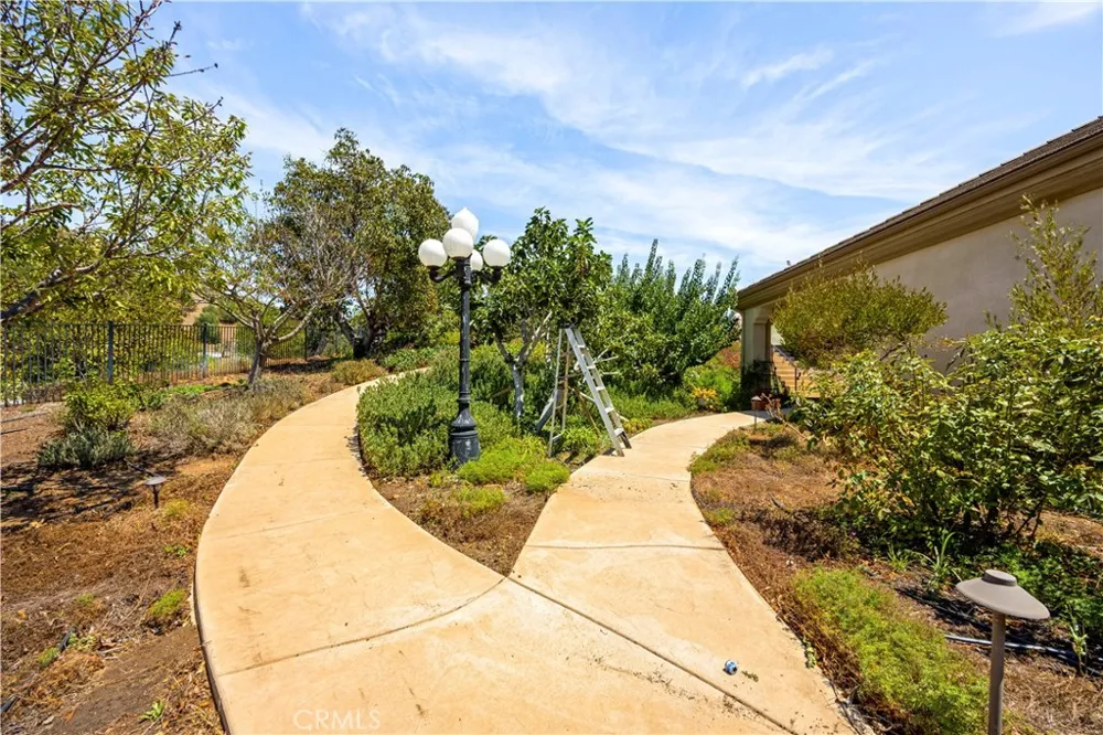 28270 Via Santa Rosa Temecula, CA 92590