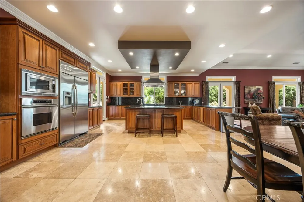 28270 Via Santa Rosa Temecula, CA 92590