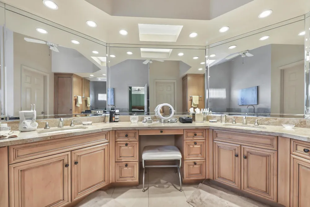 358 Red River Road Palm Desert, CA 92211