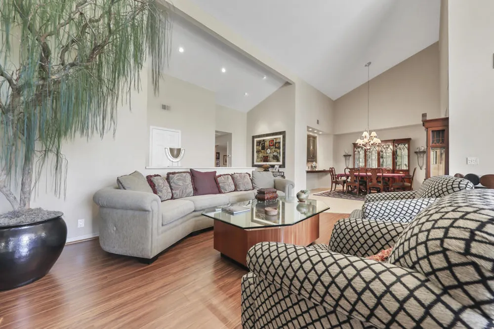 358 Red River Road Palm Desert, CA 92211