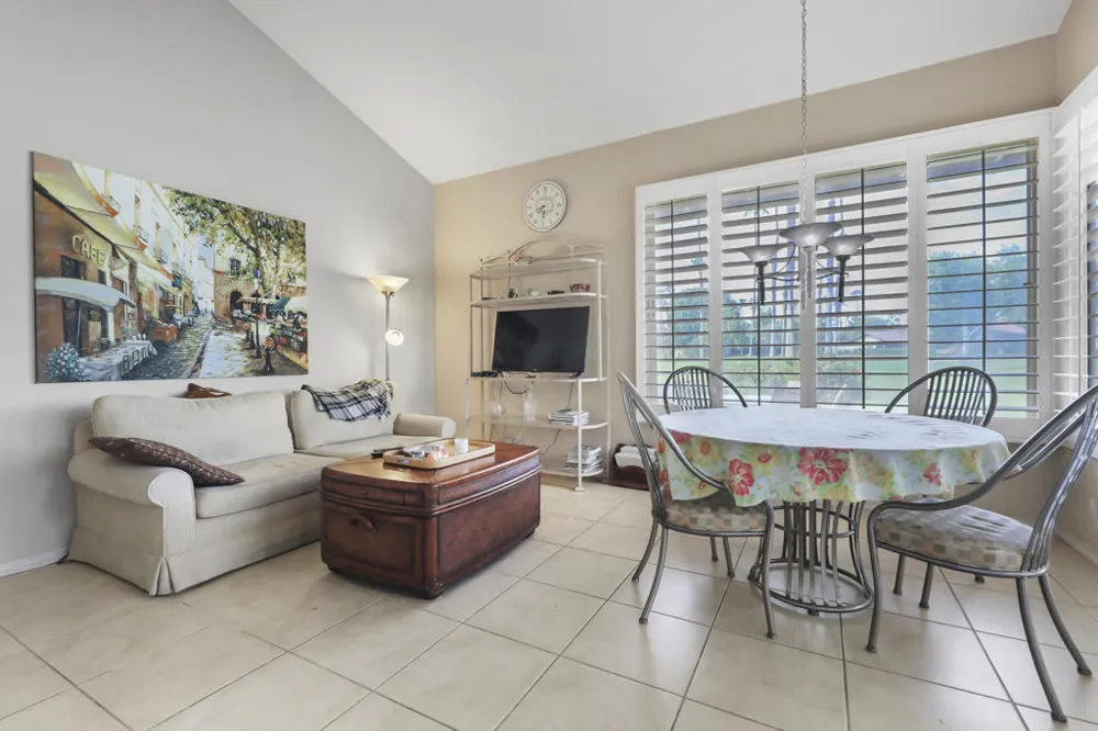 358 Red River Road Palm Desert, CA 92211
