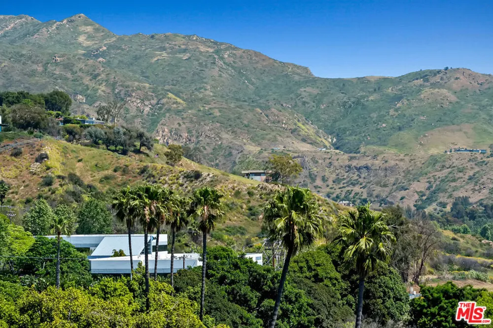 23901 Civic Center Way #D235 Malibu, CA 90265