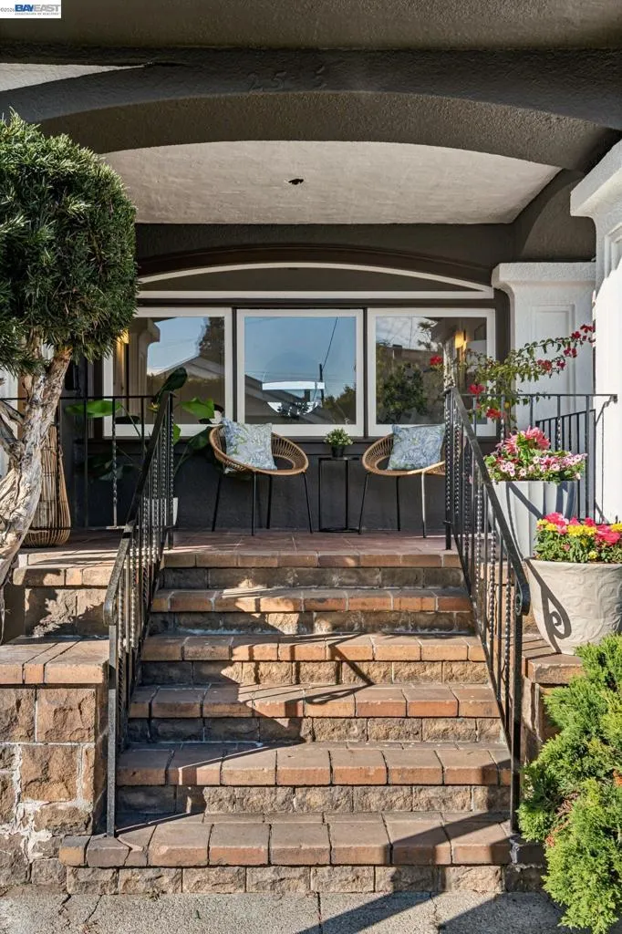 2515 Noble Ave Alameda, CA 94501