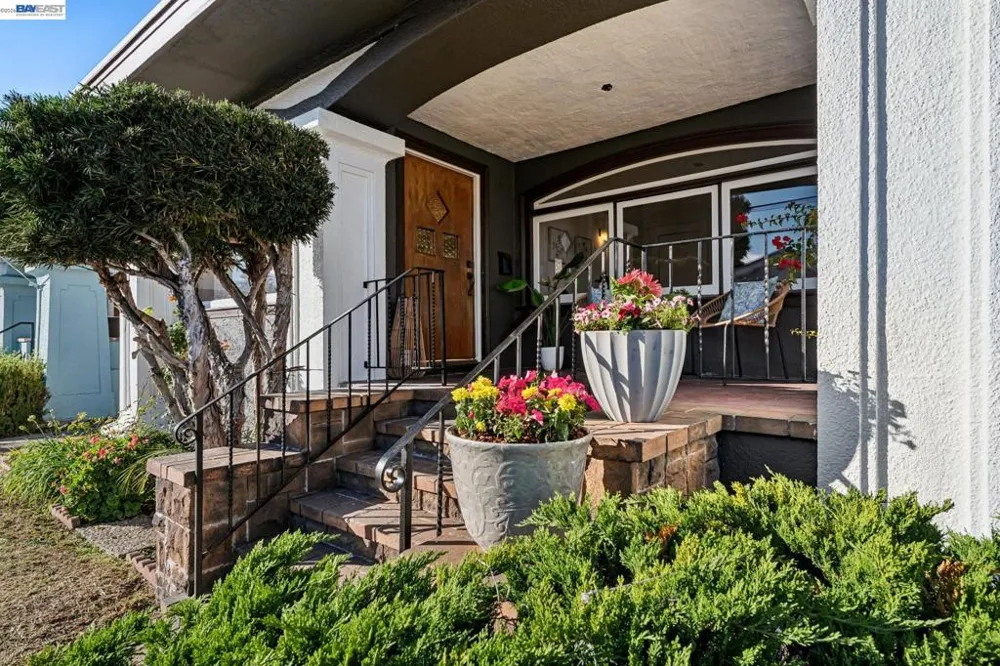 2515 Noble Ave Alameda, CA 94501
