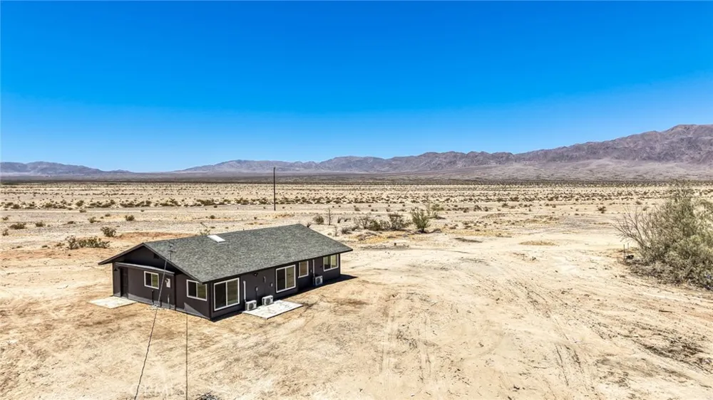 81833 Panorama 29 Palms, CA 92277